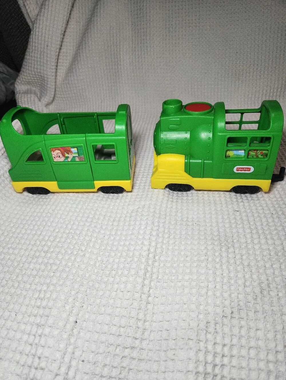 Fisher-Price Little People Yellow & Green Train, 2 Piece 2016 WORKING